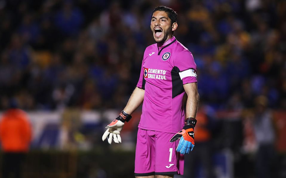 Jesús Corona. Cruz Azul. 10 años 07 meses 14 días