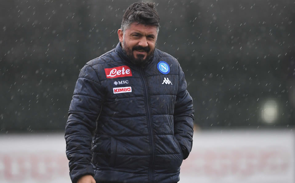 Gattuso se sabe criticado en México por mandar al Chucky Lozano a la banca. Foto: @sscnapoli