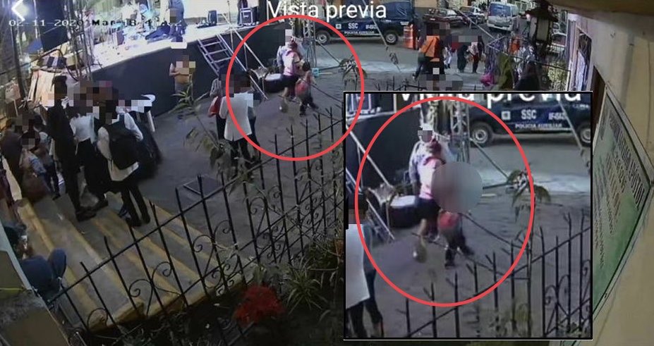 Fátima junto a la mujer con la que se le vio por última vez.