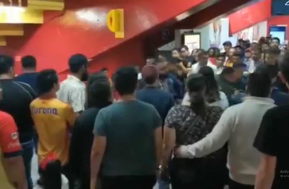 Un aficionado fue trasladado de emergencia a un hospital cercano