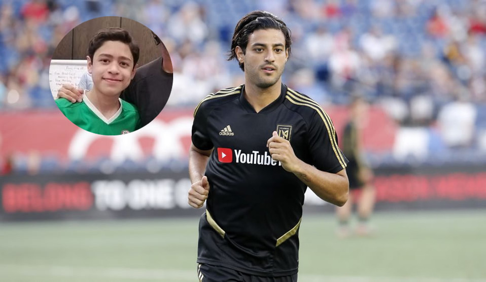 Vela le dio la patada de la suerte al joven futbolista mexicano (FOTO: AFP)