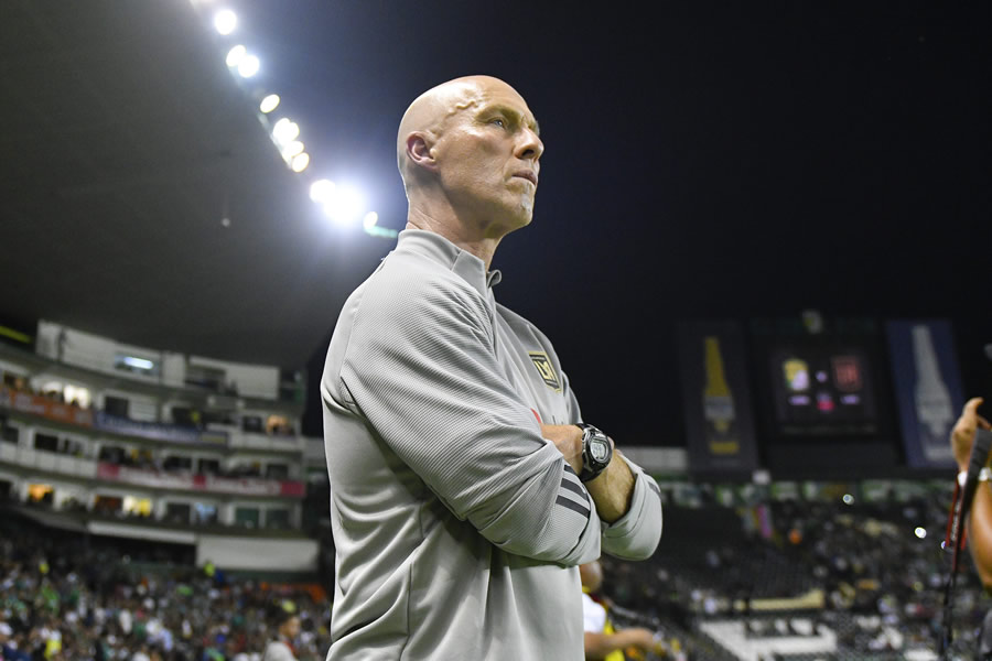 Bob Bradley admitió que tienen que mejorar para el partido de vuelta. (Foto: Imago 7)