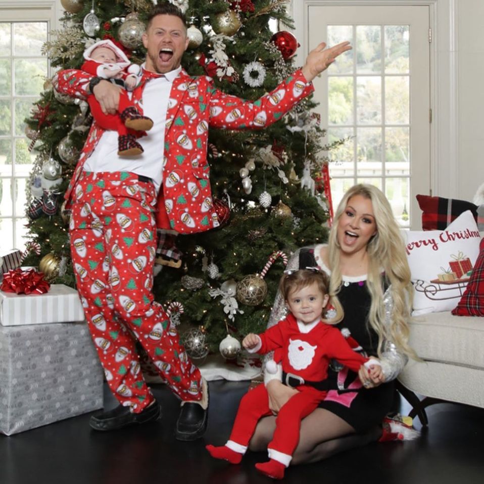 The Miz y Maryse tienen una gran relación y una sólida familia. (Fotos: @marysemizanin y @mikethemiz)