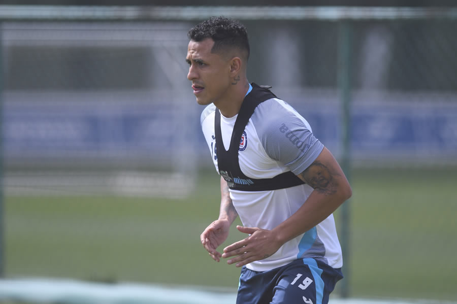 Yotún ya disputó un juego con Cruz Azul en este Clausura 2020, tras recuperarse de una lesión. FOTO: Imago7.