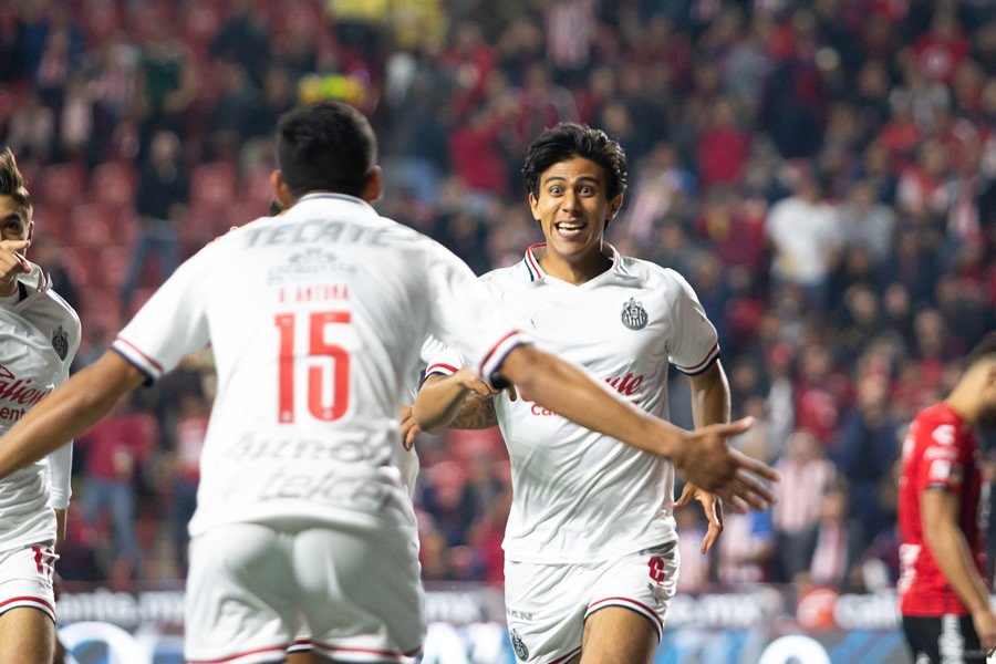 José Juan Macías marcó el único tanto de Chivas tras pase de Uriel Antuna. (Foto: Mexsport)