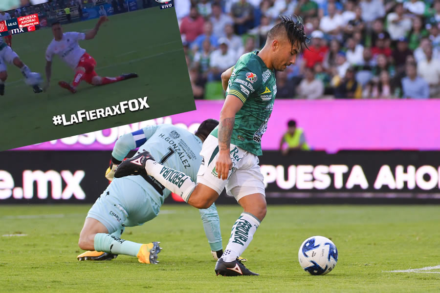 Jean Meneses aprovechó la falla de Ventura Alvarado para marcar. FOTO: Imago7.