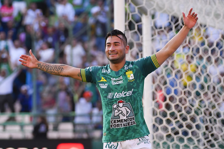 Jean Meneses se lució al convertir los dos goles del triunfo ante los Rayos. FOTO: Imago7.