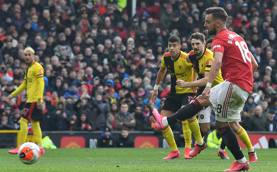 Bruno Fernandes hace gol  con el United con penal 'a lo Pulido' (AFP)