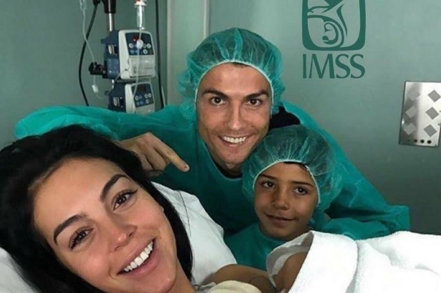 FOTOS: Cristiano Ronaldo en versión humilde gracias al Photoshop