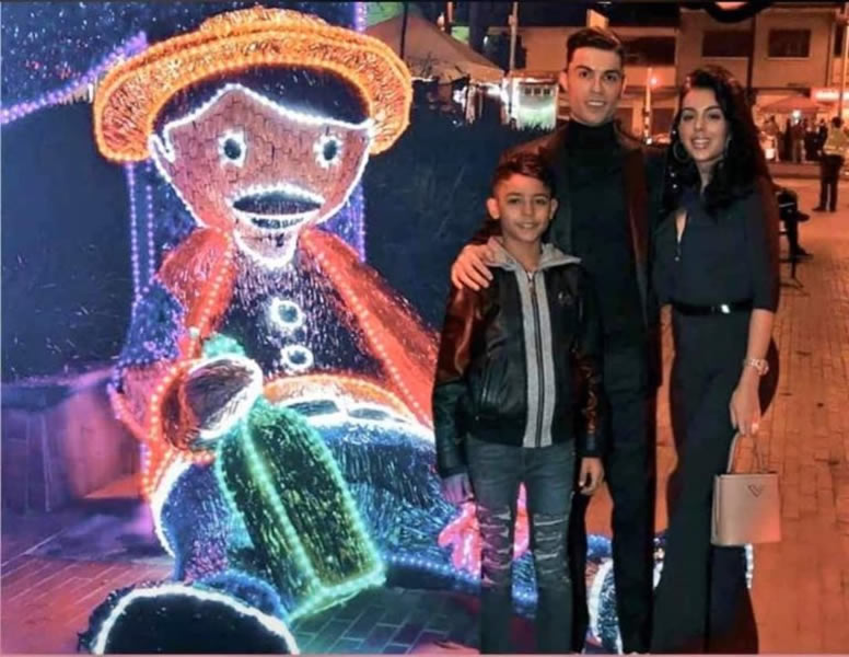 FOTOS: Cristiano Ronaldo en versión humilde gracias al Photoshop