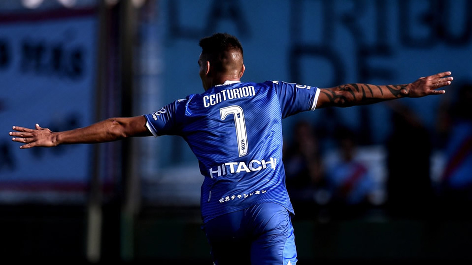 Golazo de Ricardo Centurión en el Arsenal vs Vélez (FOTO: Twitter)