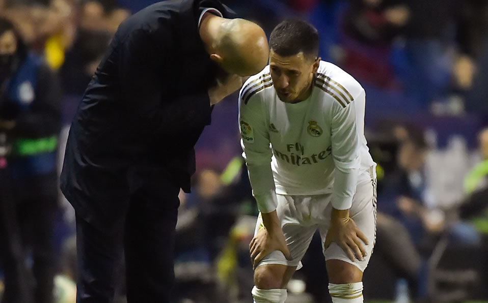 Hazard prácticamente se pierde el resto de la temporada. (AFP)