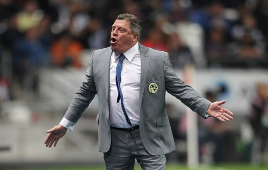 Miguel Herrera tiene a su equipo en la cima. (Foto: Imago7)