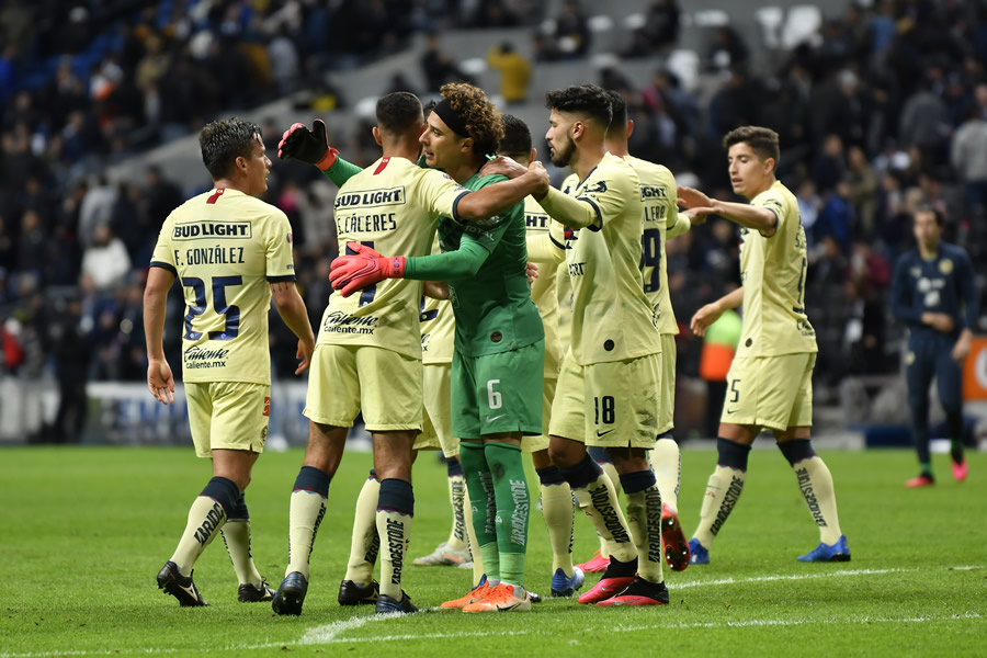 El plantel azulcrema reconoció la labor de Ochoa. (Foto: Imago7)