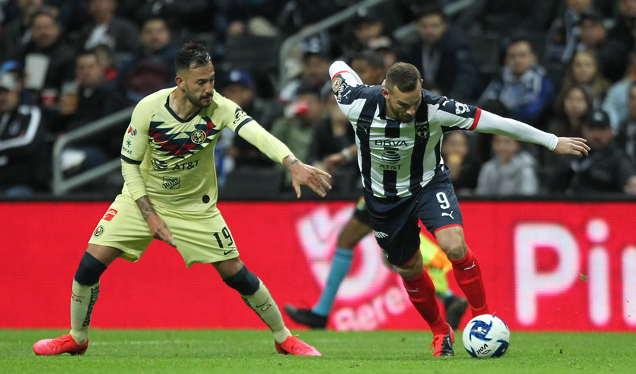 Vincent Janssen entró tarde al partido, en la complementaria. (Foto: Imago7)