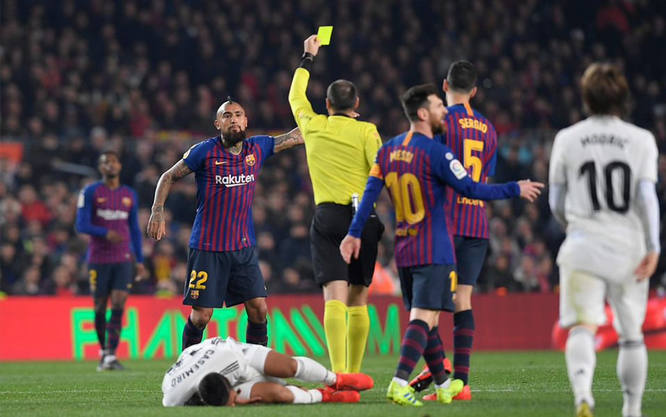 La afición de Barcelona no está muy contenta con la designación de Mateu Lahoz para el Clásico ante el Real Madrid (FOTO: Twitter)