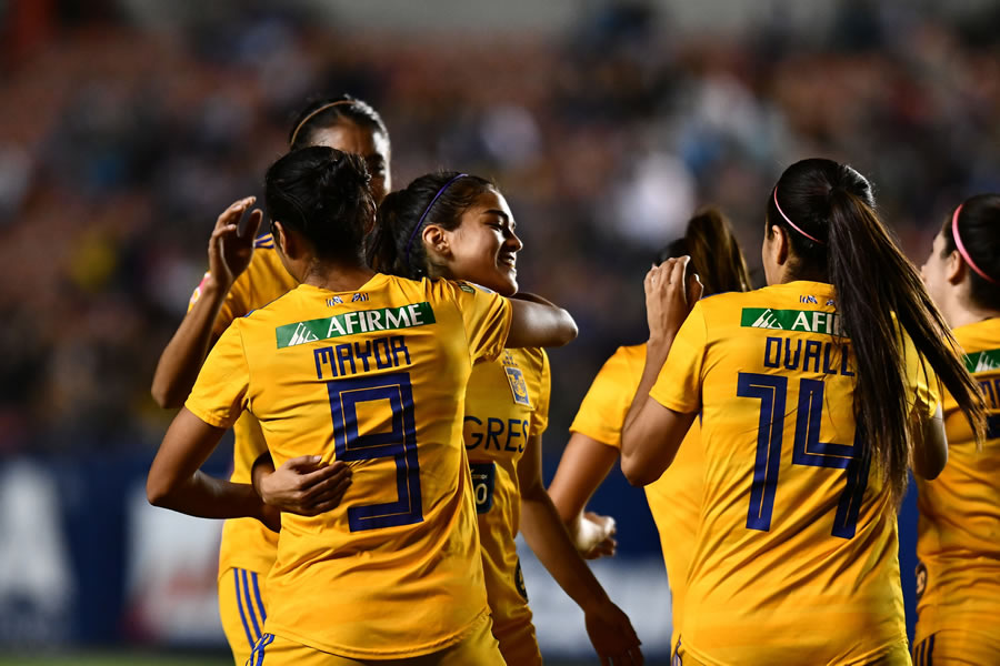 Stephany Mayor marcó tres goles en el encuentro. (Foto: Mexsport)