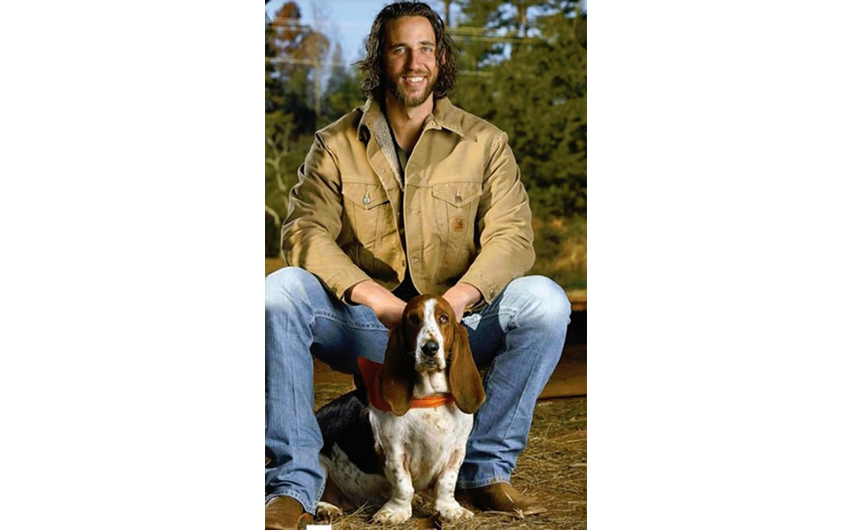 Madison Bumgarner (Diamondbacks) con su mejor amigo