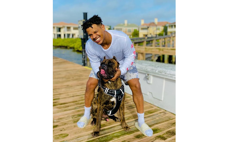 Marcus Stroman (Mets) con su mejor amigo
