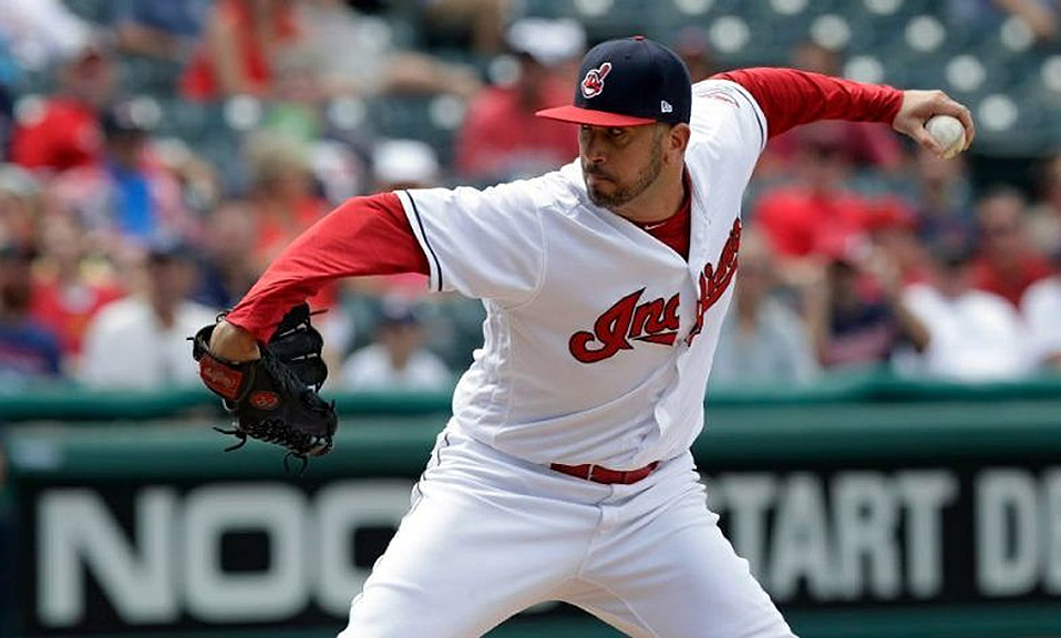 Esto es lo que cambiará Oliver Pérez para respetar la nueva regla MLB