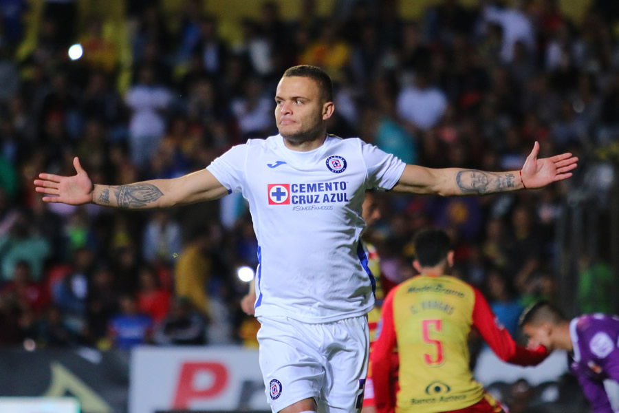 Jonathan Rodríguez marcó dos tantos en la victoria de Cruz Azul sobre Morelia. (Foto: Imago7)