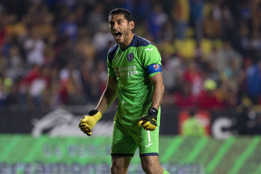 El arquero ha disputado 720 minutos con Cruz Azul en este C2020. FOTO: Mexsport.