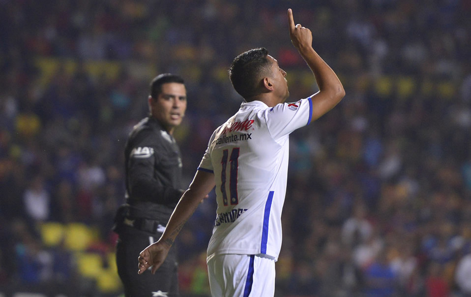 Elías Hernández marcó el segundo de los 4 de Cruz Azul en Morelia (FOTO: Imago7)