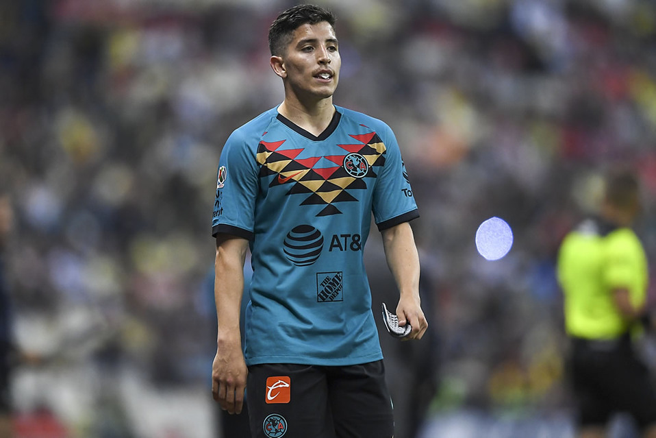 Santiago Cáseres se fue expulsado