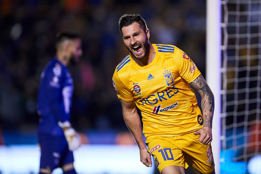 El delantero francés festeja el triplete que le hizo a los capitalinos. FOTO: Mexsport.