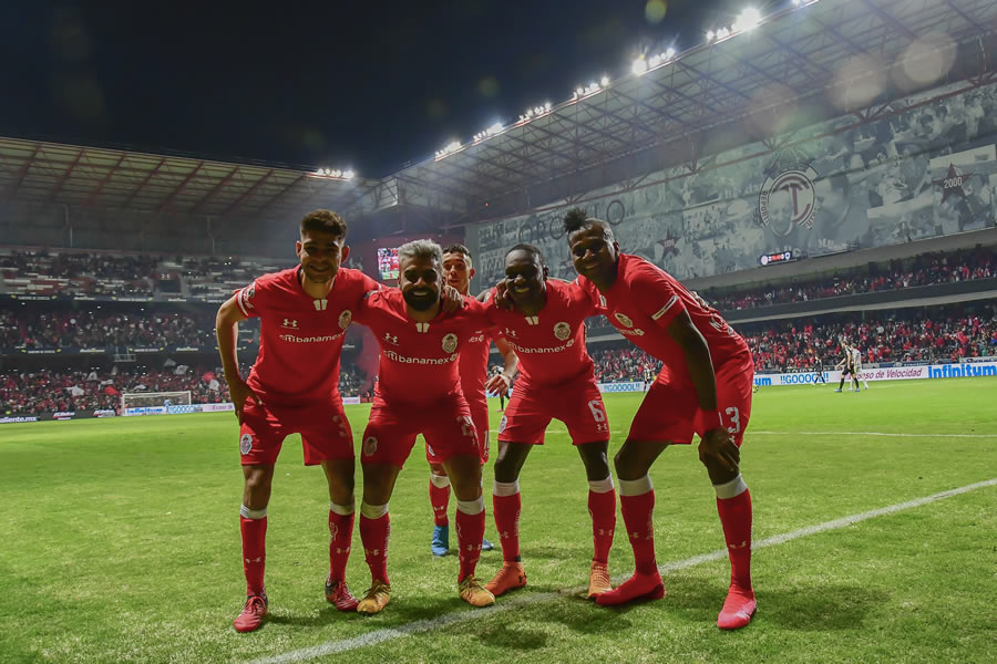 Los Diablos Rojos se impusieron a Rayados en el Nemesio Diez. FOTO: Mexsport