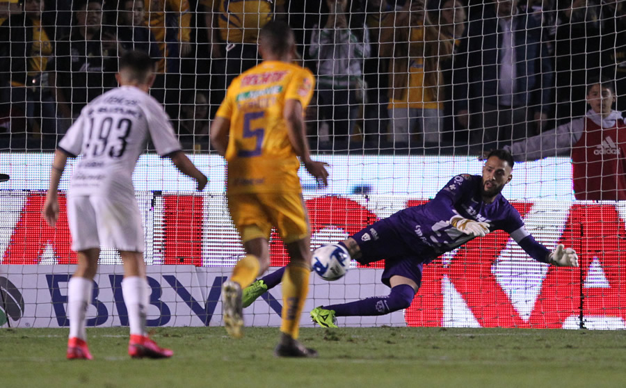 Gigac engañó por completo al Pollo Saldívar. (Foto: Imago7)