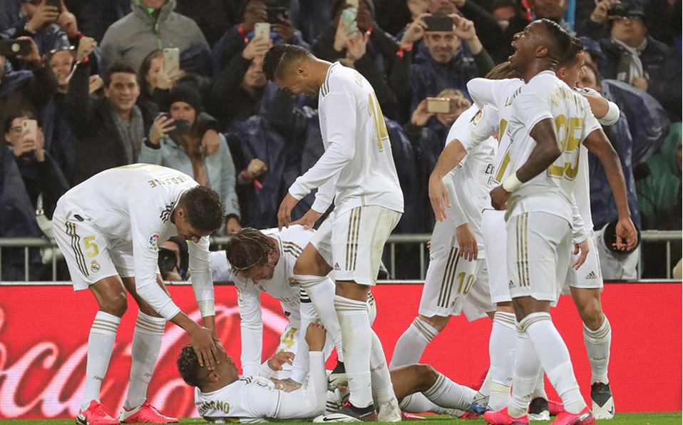 Vinicius y Mariano deciden el Clásico para el Madrid (EFE)