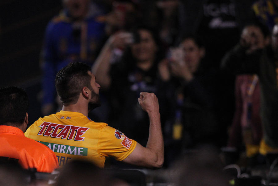 ... Y Gignac se dejó consentir por su gente. (Foto: Imago7)