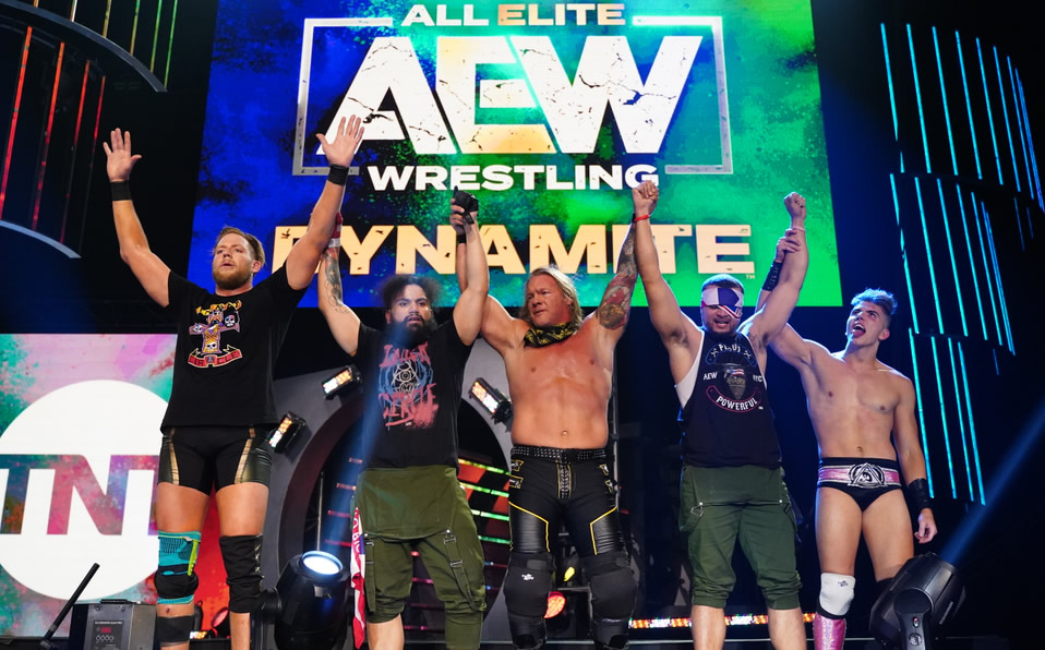 All Elite Wrestling transmite su show semanal Dynamite los miércoles. (@AEWrestling)