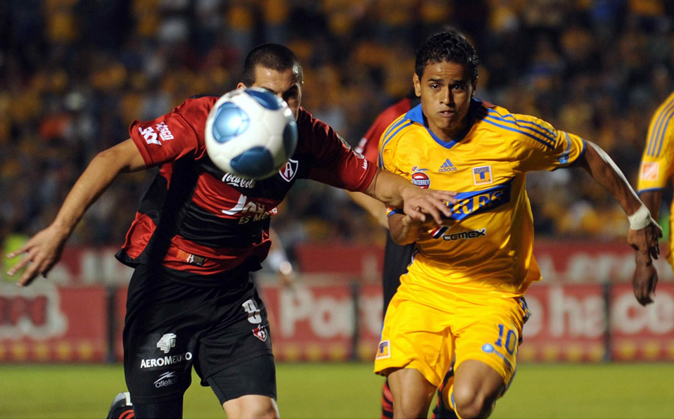 Everton Cardoso: El volante brasileño llegó en 2010 y solo disputó 685 minutos en 2 torneos debido a las lesiones.