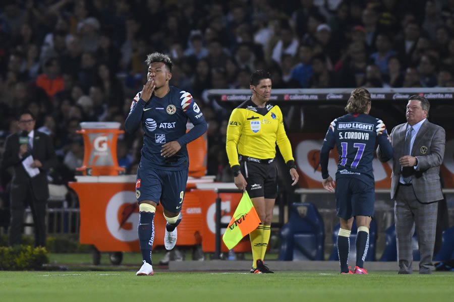 El colombiano disputó sus primeros minutos con América en este C2020. FOTO: Imago7.