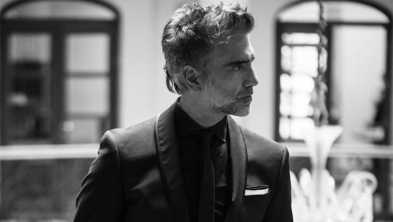 El Potrillo le imprime un toque distinto al tema "Arrullo de estrellas" de Zoé.