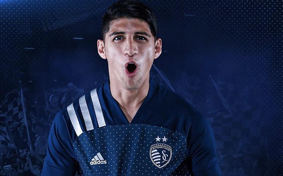 Alan Pulido anota gol con el Sporting Kansas City ante Houston (Especial)