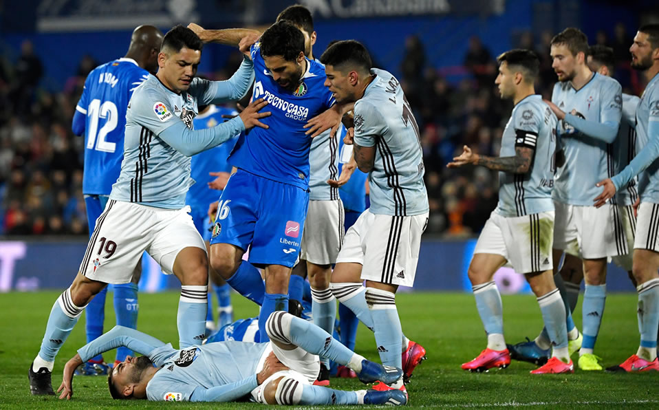 El equipo de Araujo está a un punto de puestos de descenso. (AFP)