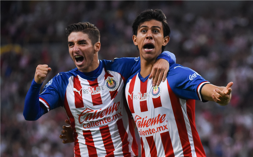 Guadalajara se pintó rojiblanca en el Clásico Tapatío (Imago7)