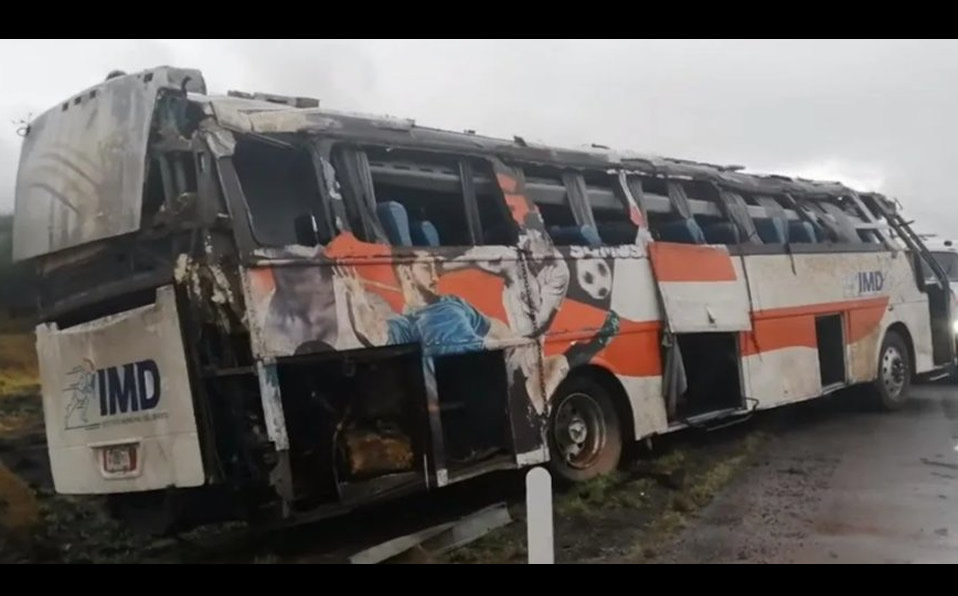 El autobús donde viajan los deportistas. (Foto: NPDeportes)