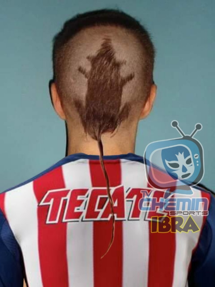 Siempre que juegan las Chivas aparece el VAR y a los memes se les hace sospechoso.