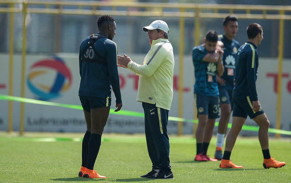 Miguel Herrera habló del tema Renato Ibarra en conferencia de prensa (FOTO: Mexsport)