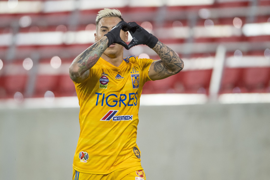 Edu Vargas le dio la ventaja a Tigres en la Eliminatoria. (Foto: Mexsport)