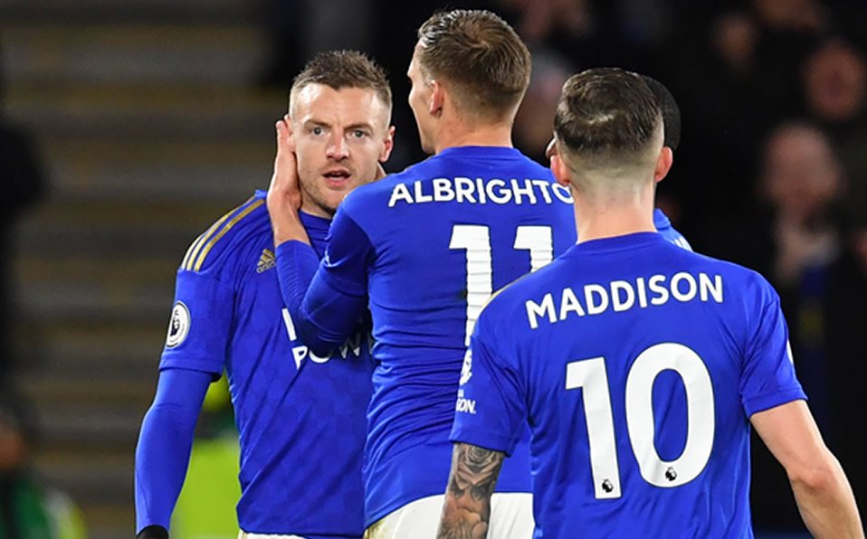 Leicester marcha en tercer lugar de la Premier. (AFP)
