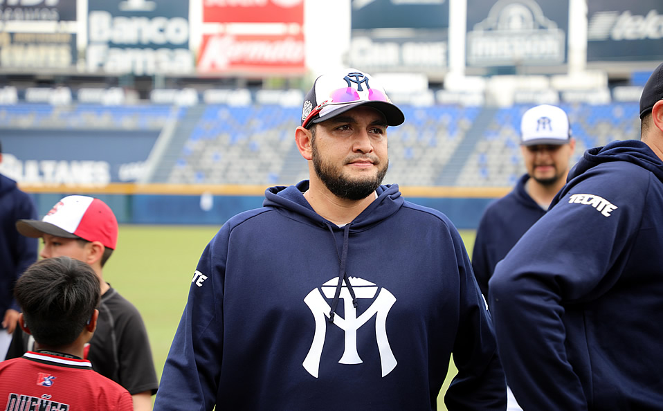 David Reyes llega para pelear un sitio en la rotación