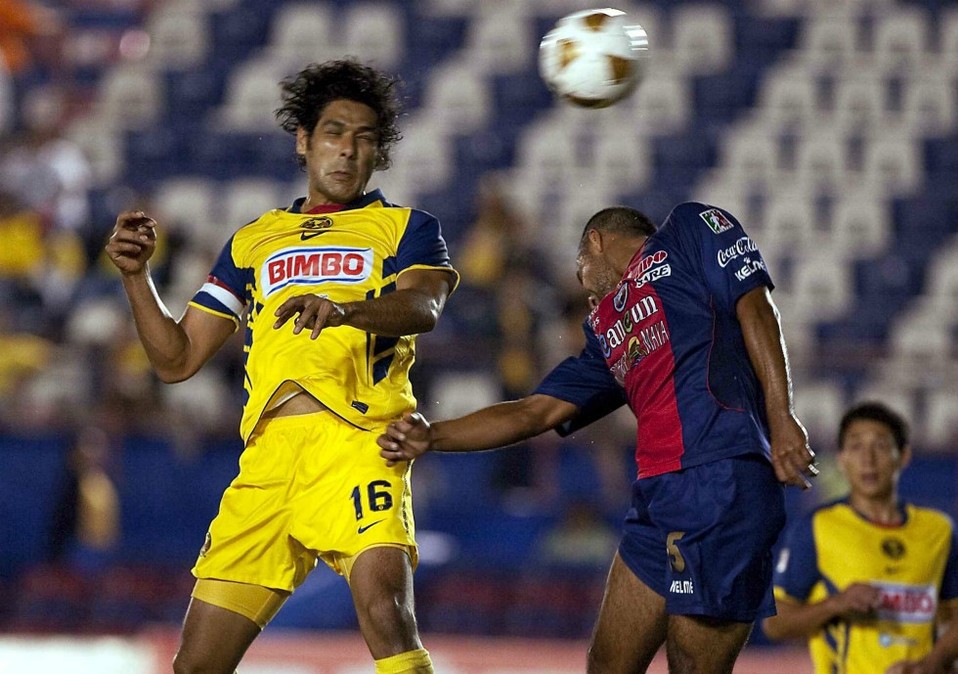 Defensa | Diego Cervantes | Pese a tener la corpulencia de un central, nunca pudo mantenerse como titular con los Azulcremas.