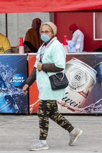 Los aficionados también se protegieron para prevenir el COVID-19. FOTO: Mexsport.