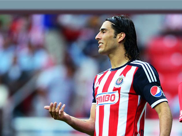 Aldo de Nigris. El delantero regio pasó de brillar con Monterrey a ser un jugador opaco en las Chivas.