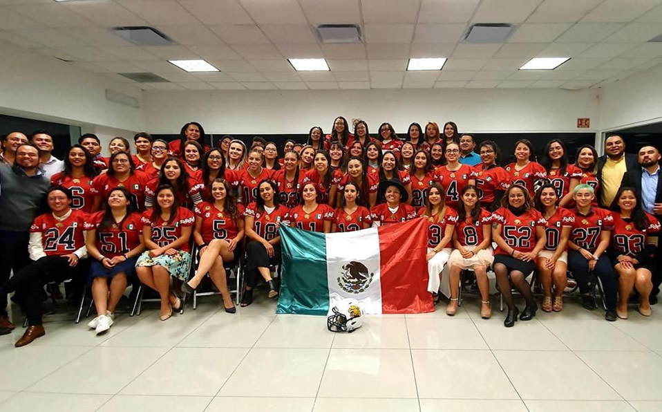 Las jugadoras de Guerreras Jaguar acudieron al torneo America Women's Bowl.(Cortesía)